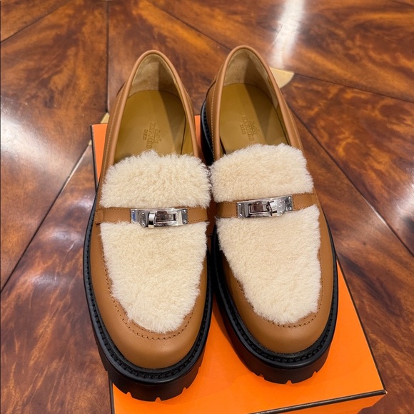 Hermes Icone Shearling loafer new in box - Picture 3 of 11